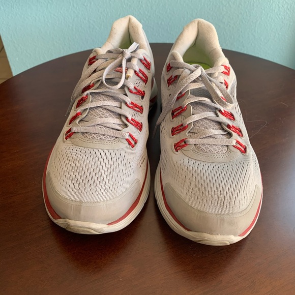 Selling this pair of Lunarlon Nike color grey - Picture 1 of 5